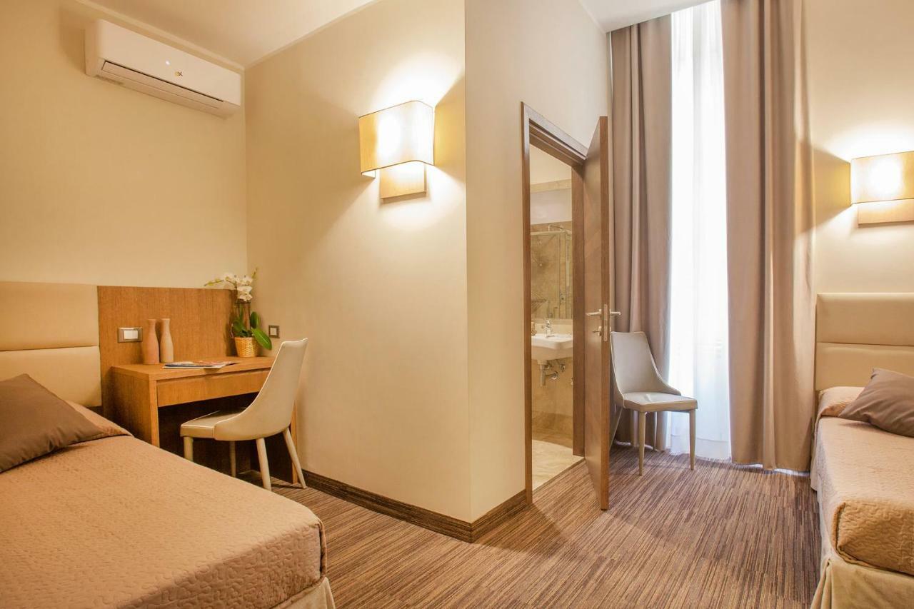 Twin Bedded Center 3* Napoli