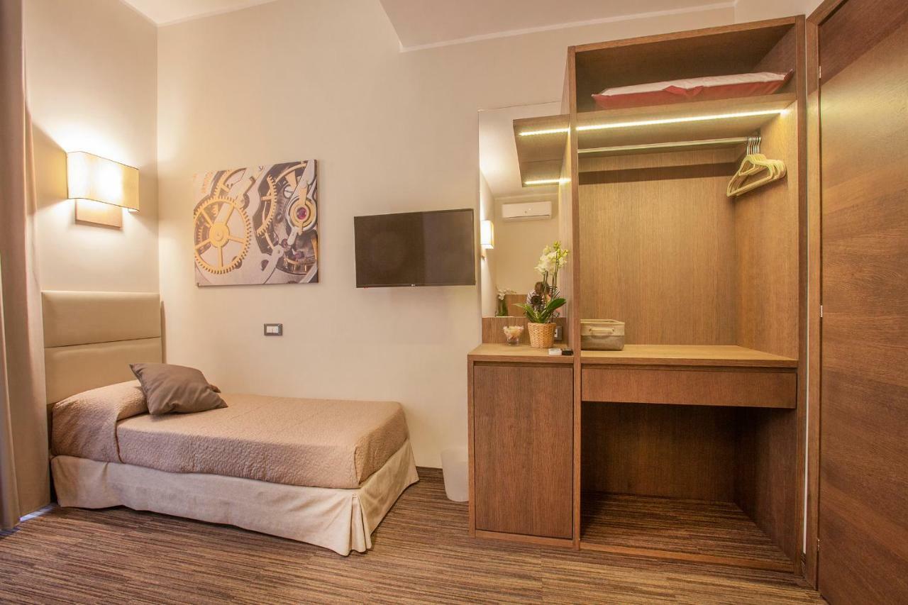 Twin Bedded Center